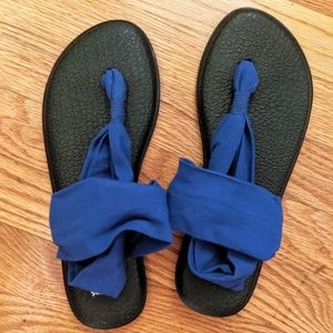Sanuk yoga sling blue women's 9
